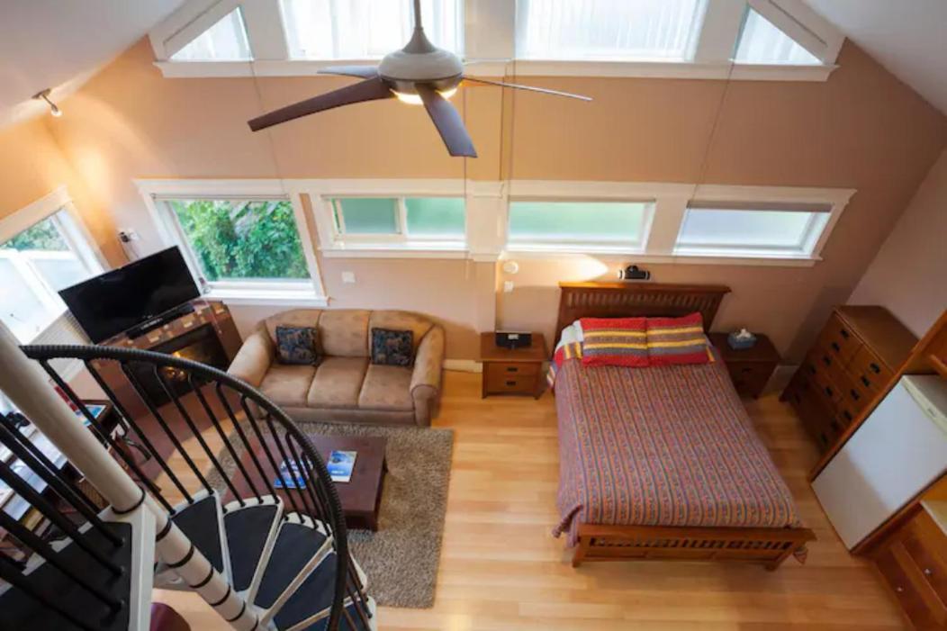Birds Of A Feather Victoria Oceanfront Studio Suites Colwood Εξωτερικό φωτογραφία
