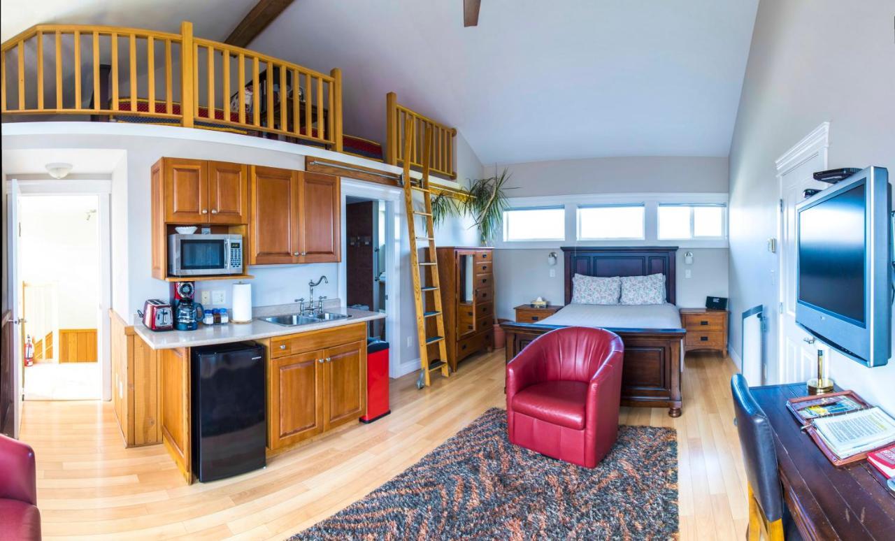 Birds Of A Feather Victoria Oceanfront Studio Suites Colwood Εξωτερικό φωτογραφία