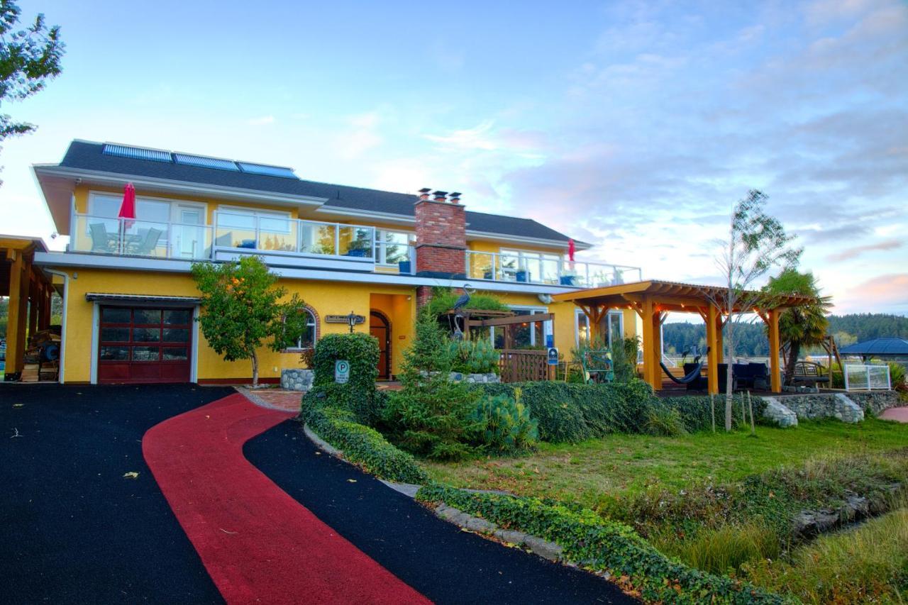 Birds Of A Feather Victoria Oceanfront Studio Suites Colwood Εξωτερικό φωτογραφία