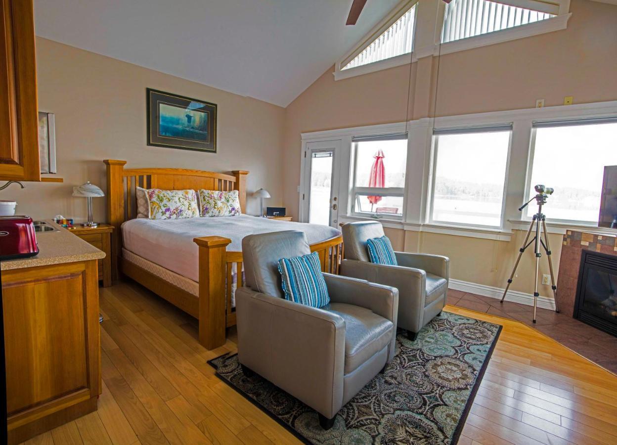 Birds Of A Feather Victoria Oceanfront Studio Suites Colwood Εξωτερικό φωτογραφία