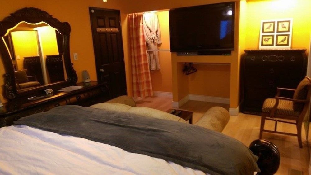 Birds Of A Feather Victoria Oceanfront Studio Suites Colwood Εξωτερικό φωτογραφία