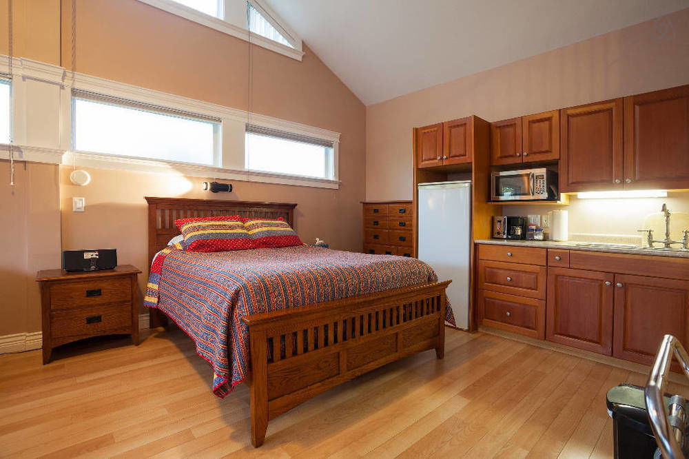 Birds Of A Feather Victoria Oceanfront Studio Suites Colwood Εξωτερικό φωτογραφία